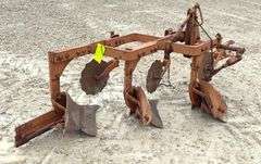 Allis Chalmers 3-14" snap coupler plow w/ coulters