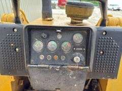 John Deere 555G crawler loader