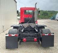 2007 Kenworth T800 tandem axle truck tractor