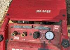 Porter Cable 4.5 gallon portable air compressor w/ hoses