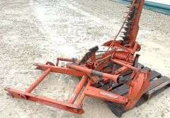 Allis Chalmers 7' mounted sickle mower