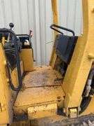 John Deere 555G crawler loader