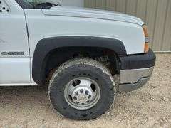 2003 Chevrolet 3500 extended cab 4x4 flatbed