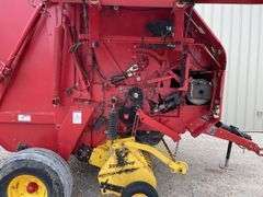 New Holland BR780 round baler