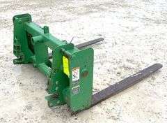 John Deere pallet forks for JD style quick attach