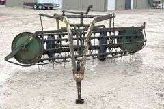 John Deere 894A side delivery hay rake