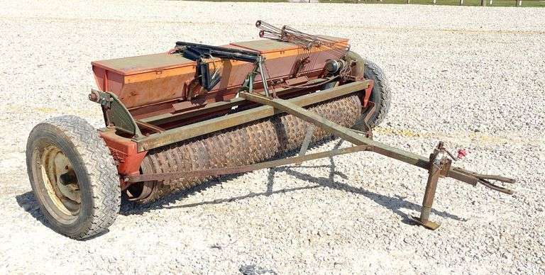 Brillion SST-961 8' pull type seeder w/ transport wheels, from the estate of Dr. Ken Buchmann