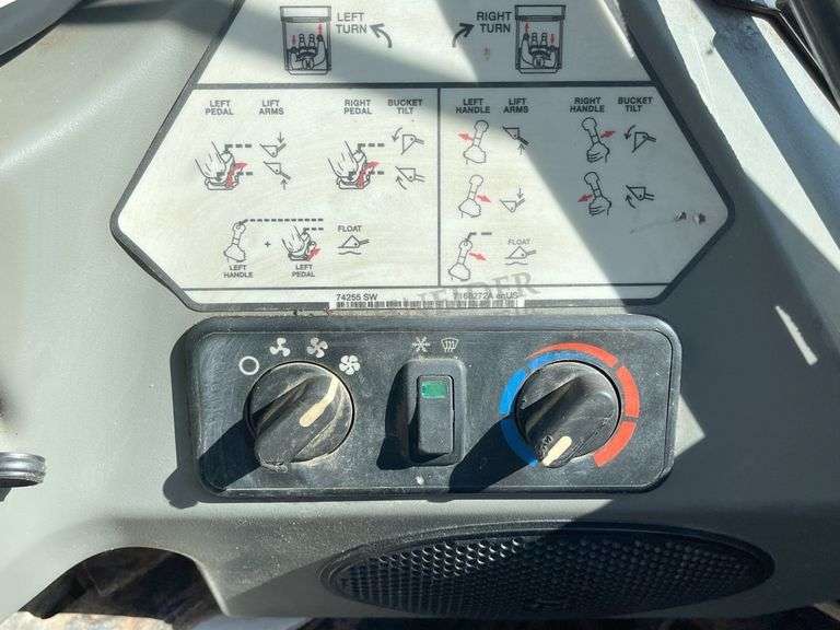 2016 Bobcat T750 skid steer loader