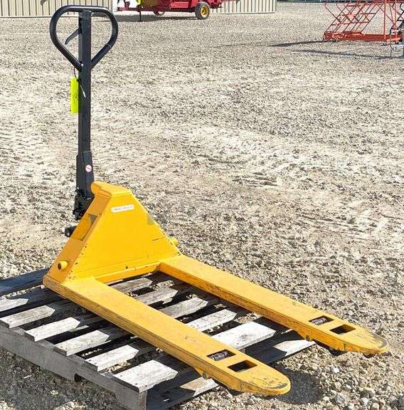 U-Line H-1043 5,500 lb. pallet jack