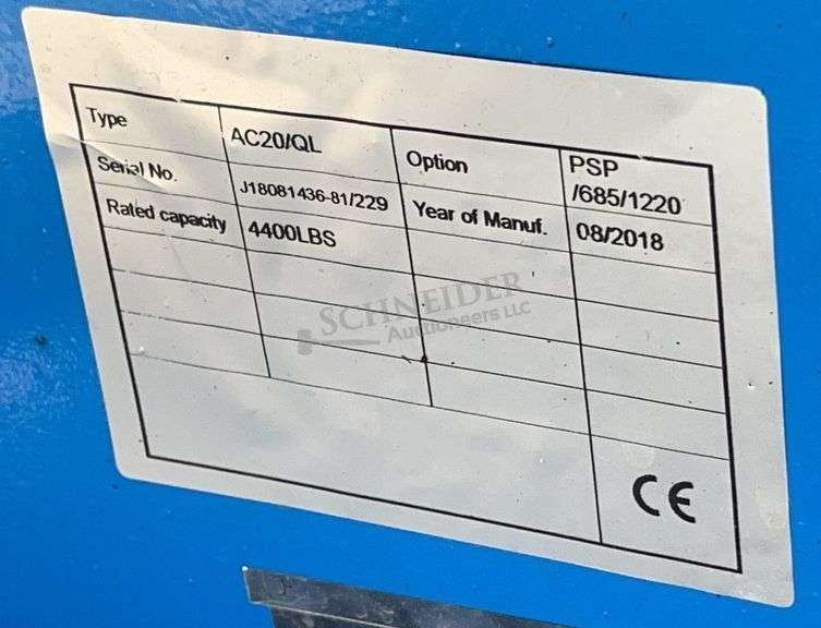 Uline H-3763 4,400 lb. pallet jack