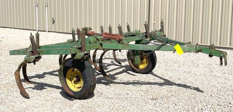 John Deere 10' pull type chisel plow, from the estate of Dr. Ken Buchmann