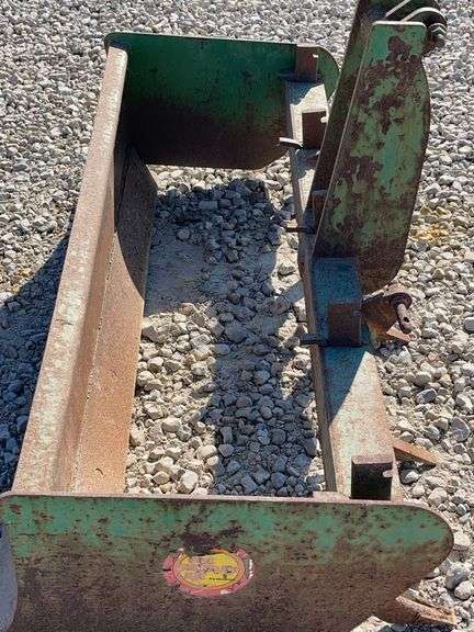 Sunshine Line 67" 3-pt. box blade w/ scarifers