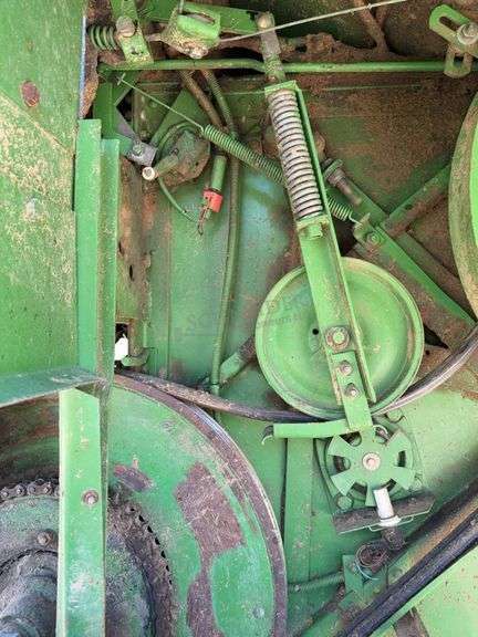 John Deere 4425 combine