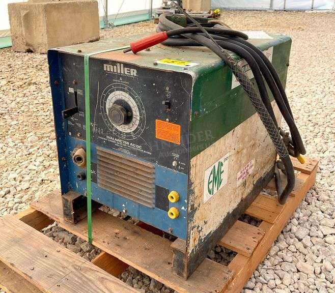 Miller Dialarc 250 AC/DC welder