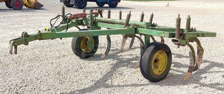 John Deere 10' pull type chisel plow, from the estate of Dr. Ken Buchmann