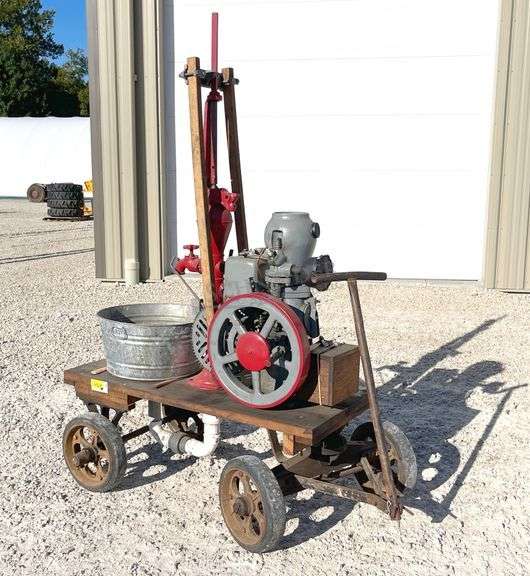 Monitor 1 1/4 hp stationary engine w/ water pump & cart