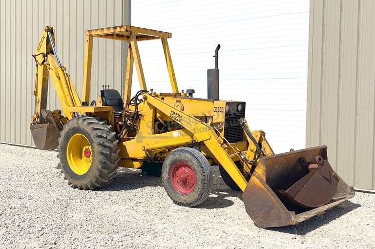 Case 480B backhoe loader