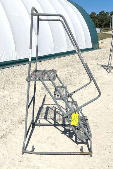 Ballymore 40" tall utility stairs, missing wheels