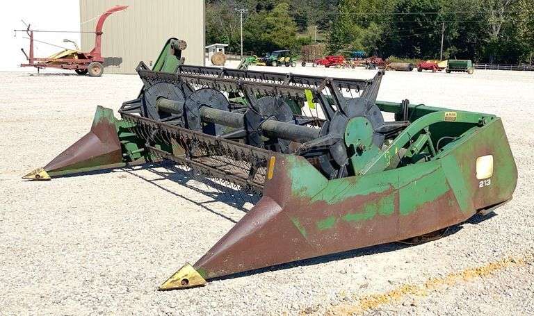 John Deere 213 13' grain head