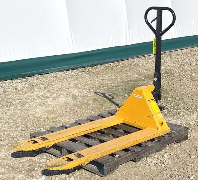 U-Line H-1043 5,500 lb. pallet jack