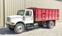 1991 International 4900 grain truck