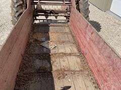 Ground drive manure spreader