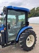 New Holland TC45DA 4x4 tractor w/ loader