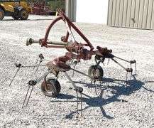 Hesston 3710 2 basket 3-pt. tedder