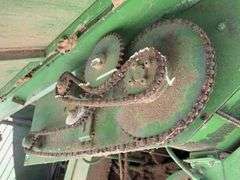 John Deere 4425 combine