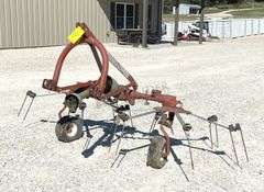 Hesston 3710 2 basket 3-pt. tedder