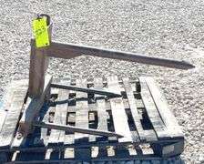 Bale spear for 3-pt. or loader bucket