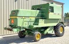John Deere 4425 combine
