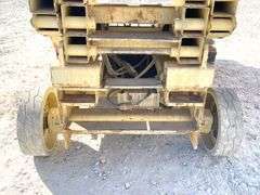 JLG 2646ES electric scissor lift