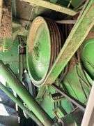 John Deere 4425 combine