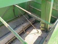 John Deere 4425 combine