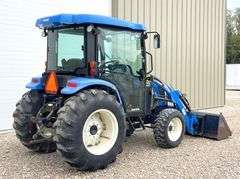 New Holland TC45DA 4x4 tractor w/ loader