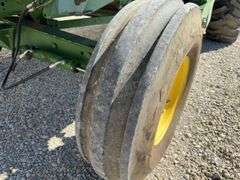 John Deere 4425 combine