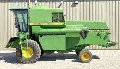 John Deere 4425 combine