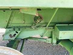 John Deere 4425 combine