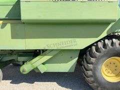 John Deere 4425 combine