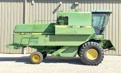 John Deere 4425 combine