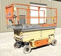 JLG 2646ES electric scissor lift