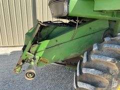 John Deere 4425 combine