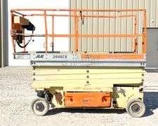 JLG 2646ES electric scissor lift
