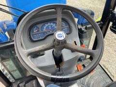 New Holland TC45DA 4x4 tractor w/ loader