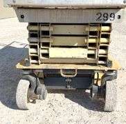 JLG 2646ES electric scissor lift