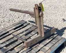 Bale spear for 3-pt. or loader bucket