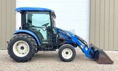 New Holland TC45DA 4x4 tractor w/ loader