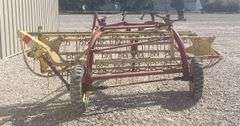 New Holland 256 side delivery hay rake