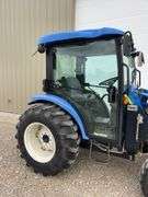 New Holland TC45DA 4x4 tractor w/ loader